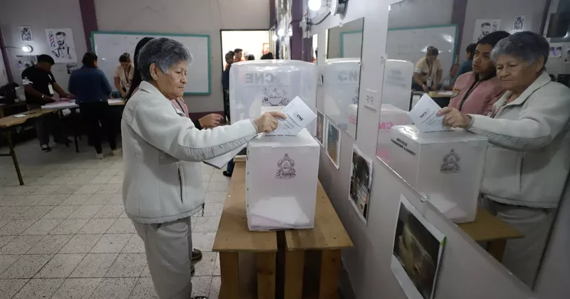 Honduras ta halk genel seçimler için sandık başında