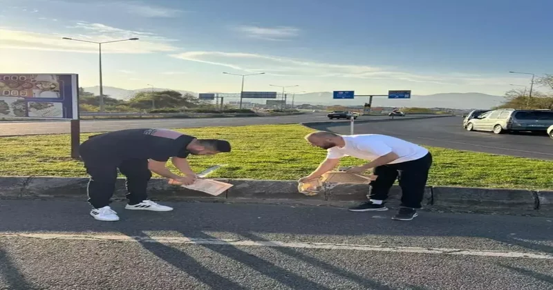 Ordu da Kur an ı Kerim sayfalarını yola savurdular