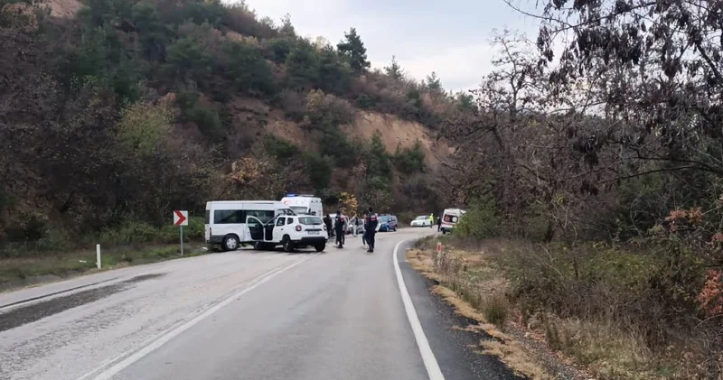 Tokat ta 3 araç birbirine girdi: Zincirleme kazada 8 yaralı