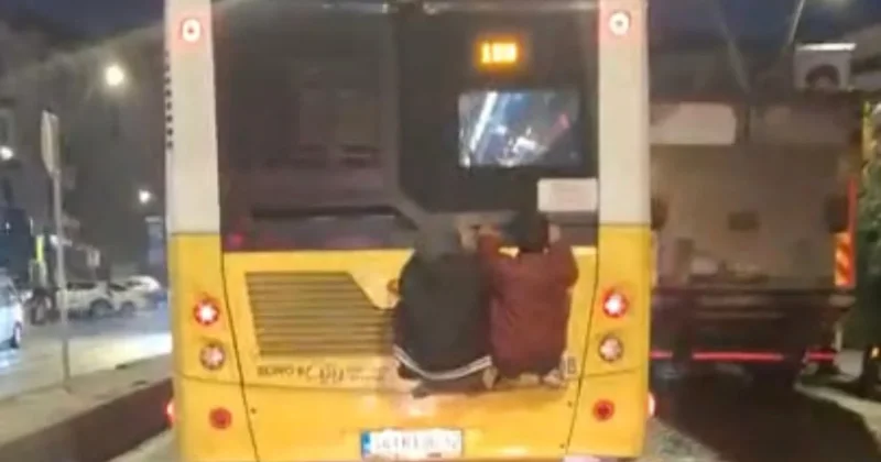 İstanbul da çocukların tehlikeli yolculuğu kamerada Sözcü Gazetesi