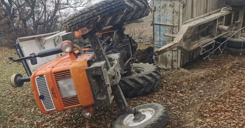 Devrilen traktörün altında kaldı, hayatını kaybetti