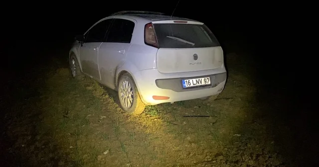 Polisin dur ihtarına uymadı, çamura saplanınca yaya olarak kaçtı Bursa Haberleri