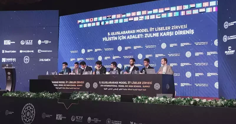 Şişli de Model İslam İşbirliği Teşkilatı Liseler Zirvesi düzenlendi