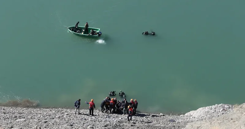 Baraj gölüne araç uçtu! 2 ölü, 1 kişi aranıyor