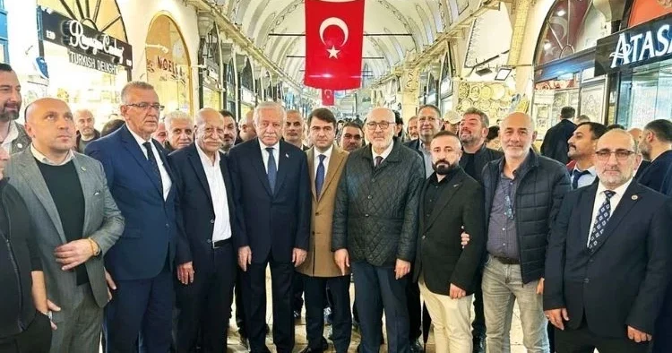 Celal Adan Kapalıçarşı esnafıyla buluştu… Terörsüz Türkiye’yi anlattı