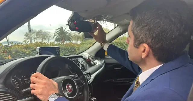 Ofis masasından kalkıp direksiyonun başına oturdu: Galatasaray ve Boğaziçi mezunu kravatlı taksici görenleri şaşırtıyor VİDEO İZLE