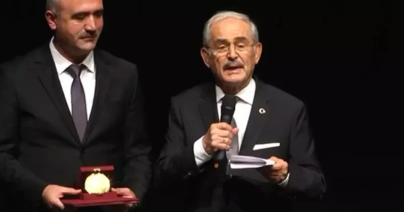 25 yıl Eskişehir i yönetmişti! Yılmaz Büyükerşen siyaseti bıraktı