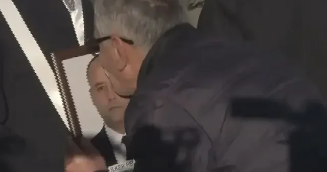 DEAŞ operasyonunda şehit olan polislerimiz için son görev: Baba evladının fotoğrafını öpmeye doyamadı VİDEO İZLE