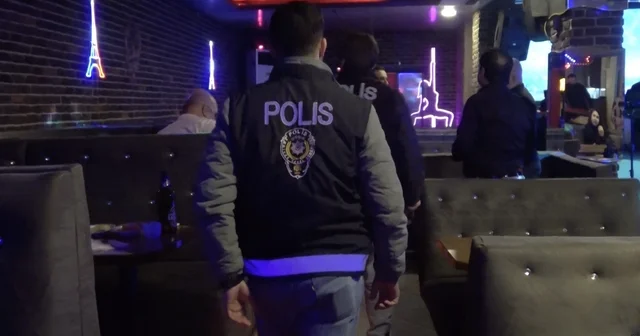 Bursa da yılbaşı öncesi geniş çaplı uygulama: Kaçak ve sahte alkole geçit yok Bursa Emniyetinden yılbaşı öncesi kaçak ve sahte alkole sıkı denetim Bursa Haberleri