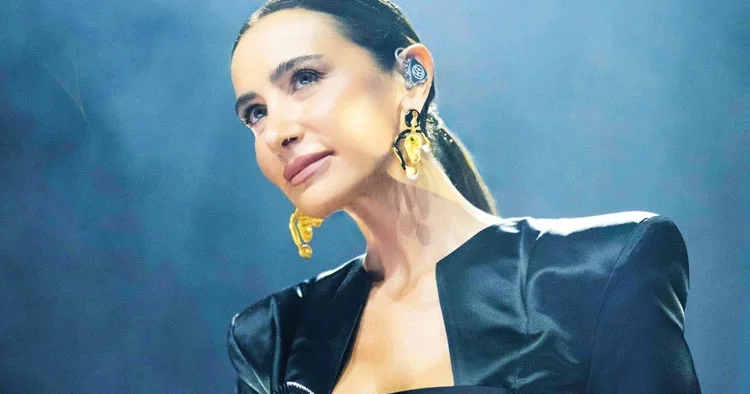 Beethoven salonunda Sıla şarkıları