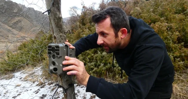 Aile hekimi, fotokapanlar ve dronla yaban hayatını takip ediyor Erzurum Haberleri