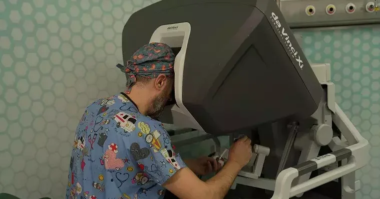 ‘Çocuklarda robotik cerrahi ile yüzde 95 başarı’
