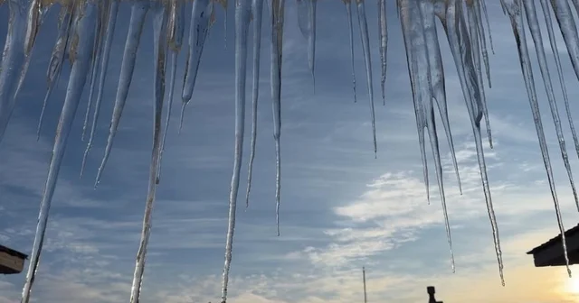 Batıdan doğuya dondurucu soğuklar etkili oldu En düşük sıcaklık sıfırın altında 30,3 dereceyle Erzurum da ölçüldü Bursa Haberleri
