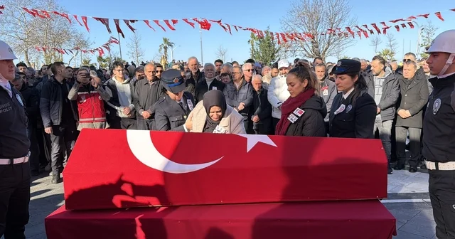 Düzce, şehit Turgut Külünk ü son yolculuğuna uğurluyor Şehit kardeşinden yürek yakan veda: Bizi orada bekle ağabey Düzce Haberleri