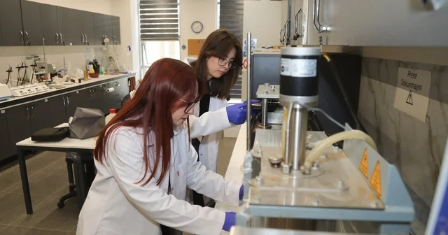 BTÜ öğrencileri TUSAŞ uçakları için üretiyor Bursa Haberleri