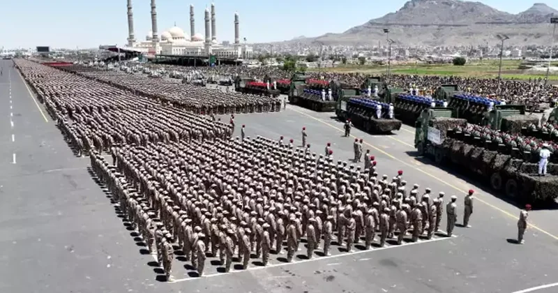 Körfez de sıcak saatler! Yemen ordusu teyakkuza geçti! Başkomutana hazırız mesajı