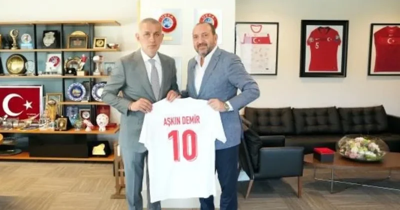 Süpriz bir kararla başkanlığa veda edeceğini açıkladı