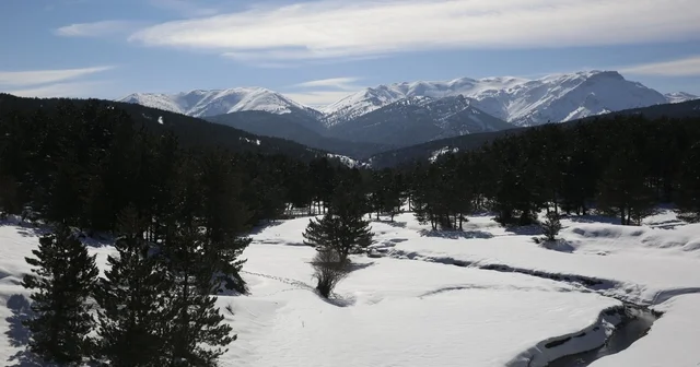 Kar yağışı sonrası Akdağ Tabiat Parkı nda masalsı kış görüntüsü Afyonkarahisar Haberleri