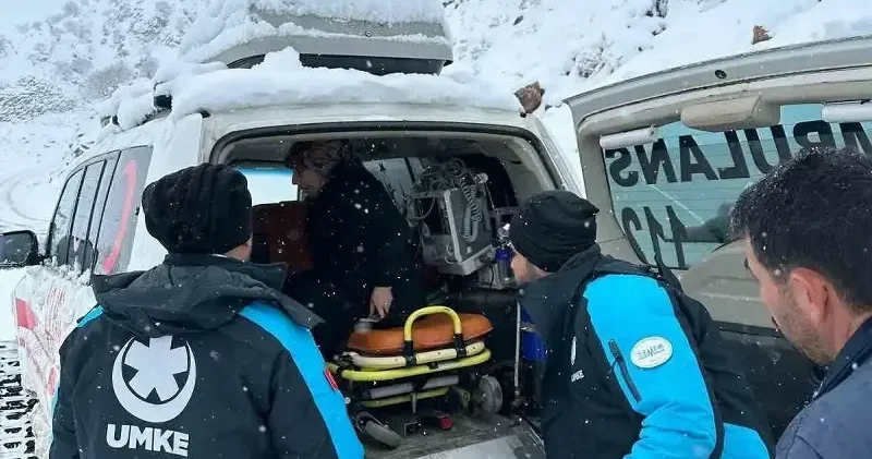 Batman’da 42 yaşındaki hasta paletli ambulansla hastaneye ulaştırıldı Hayat Haberleri
