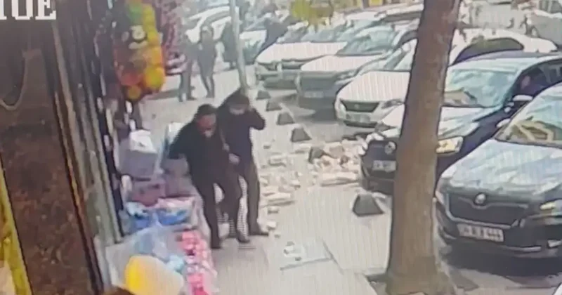 Güngörens te Balkon Parçaları Düşerek Yayaları Tehlikeye Attı