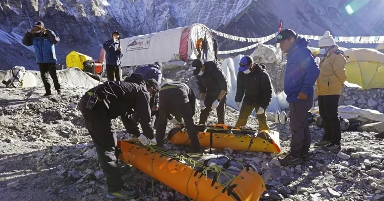 Everest i temiz tutma girişimi sonuçsuz kaldı