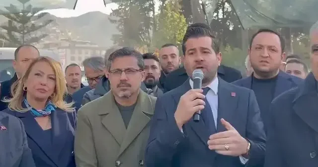 CHP li il başkanı Hakan Tiryaki asrın inşa sürecini hedef aldı: Biz olmasaydık iktidar 6 Şubat depreminde çorba bile dağıtamazdı VİDEO İZLE