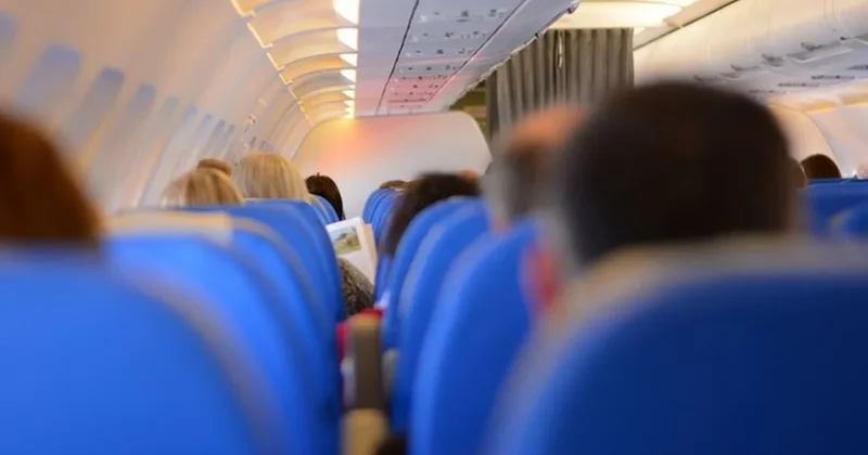 Bilinmeyen koku kabini bastı: 200 yolculu uçak acil iniş yaptı Sözcü Gazetesi