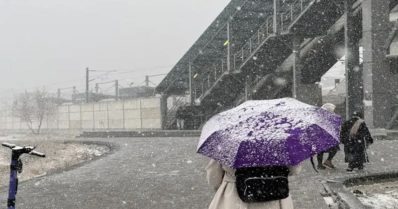 İstanbul da 19 ilçe için uyarı! Bu gece kar yağışı bastıracak: Tek tek belli oldu