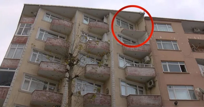 5 katlı binada balkon çöktü! Son anda kurtuldular