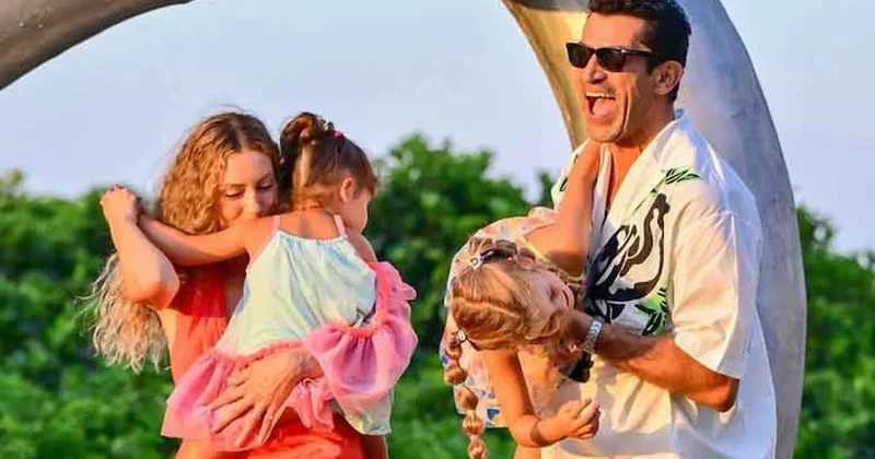 Sinem Kobal 2025 e anılarını bırakarak veda etti! Ailesiyle hiç görülmemiş kareler.... Sözcü Gazetesi