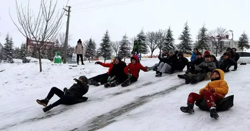 Yarın okullar tatil edildi! Peş peşe açıklamalar: Eğitime bir gün ara!