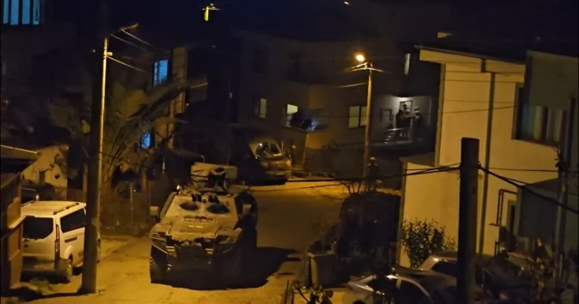 Yalova da DAEŞ operasyonları sabaha kadar sürdü Özel harekat polisleri geniş güvenlik önlemleri altında Yalova da sabaha kadar operasyon yaptı Yalova Haberleri