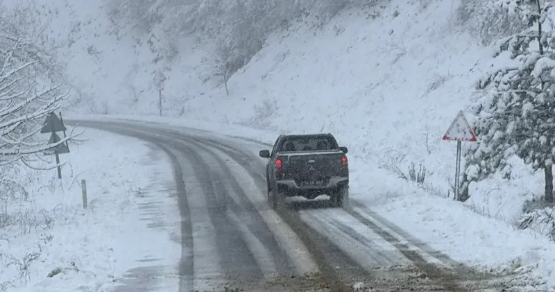 O ilde kar ve buzlanma tedbirleri kapsamında okullar tatil edildi, motosiklet ve motorlu bisikletlere yasak