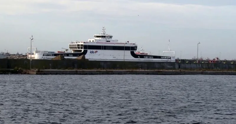 Son dakika: İstanbul da etkili olan fırtına nedeniyle bazı vapur seferleri iptal edildi. Son dakika haberleri