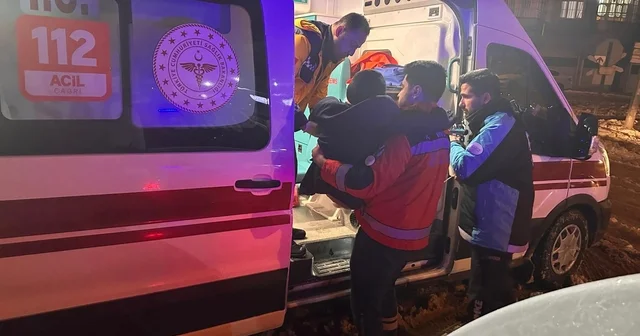 Yolu kapalı mahallede solunum sıkıntısı çeken hastaya, UMKE ulaştı Diyarbakır Haberleri