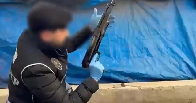 Gaziantep te kaçak silahları toprağa gömen 2 şüpheli tutuklandı Gaziantep Haberleri