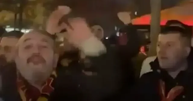 Galatasaray taraftarından Dursun Özbek e Erden Timur tepkisi: İstifası istendi VİDEO İZLE