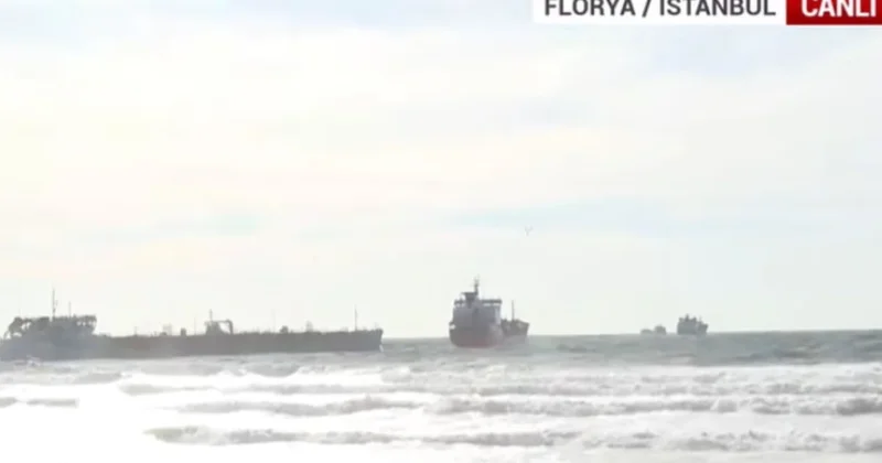 Acil durum çağrısı yapıldı! İstanbul da dev dalgalar tankerleri kıyıya sürükledi Sözcü Gazetesi