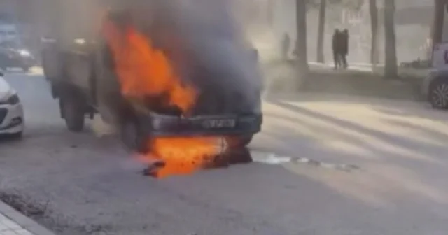 Amasya da seyir halindeki kamyonet yandı Amasya Haberleri