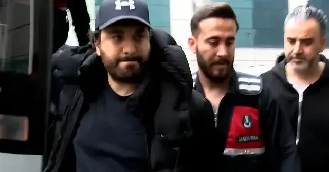 Gözaltına alınan ve aralarında Reynmen, Çakal ve Hasan Can Kaya nın da olduğu isimler sağlık kontrolüne getirildi VİDEO İZLE