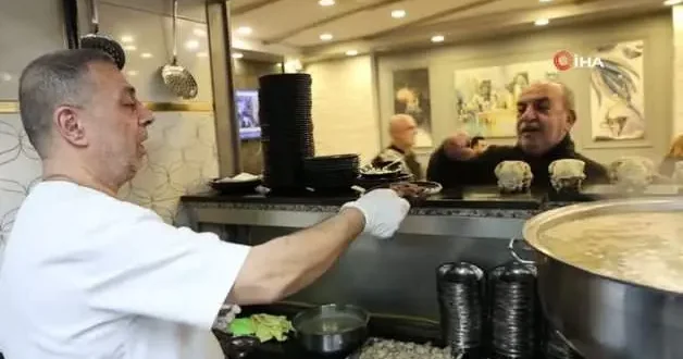 8 adet pirana balığı 12 yıldır kelle paçayla besleniyor