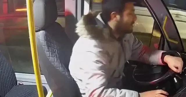 Bursa da halk otobüsünde zamanla yarış: Şoför kalp krizi geçiren yolcu için gaza bastı VİDEO İZLE