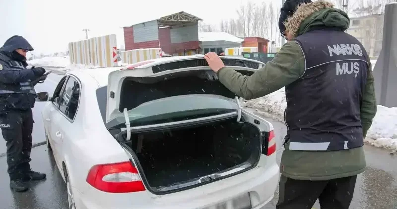 Muş’ta narkotik denetimleri: Uyuşturucu madde ele geçirildi Gündem Haberleri