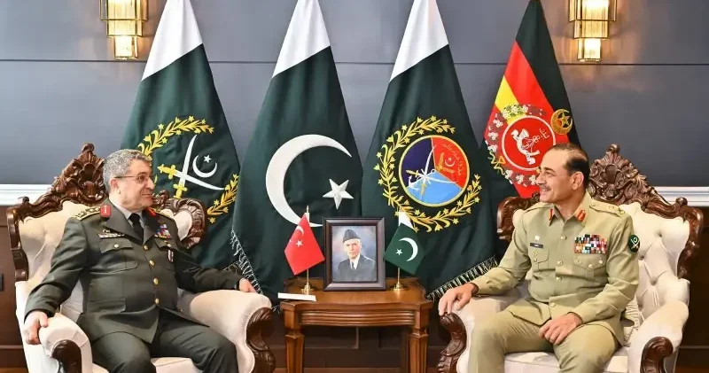 Genelkurmay Başkanı Orgeneral Bayraktaroğlu Pakistan ı ziyaret etti Gündem Haberleri