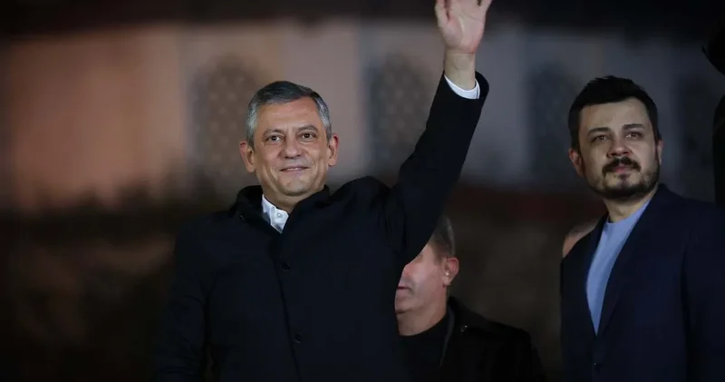 Özgür Özel den çok konuşulacak Bahçeli çıkışı! Bu inatlaşmayı herkes iyi okumalıdır