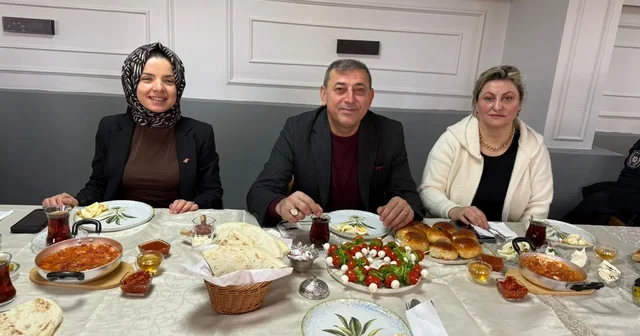 Atkaracalar da Kaymakam Karataş ve Belediye Başkanı Oflaz dan kadın kooperatifine ziyaret Çankırı Haberleri