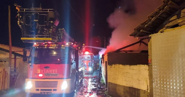 Manyas ta samanlık yangını söndürüldü Balıkesir Haberleri