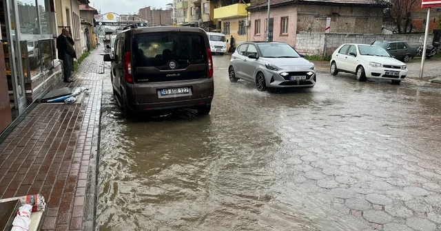 İncirliova da sağanak yağış hayatı olumsuz etkiledi Aydın Haberleri