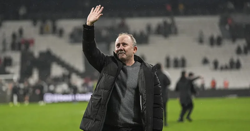 Beşiktaş’ta Sergen Yalçın’dan tepki sözleri! ‘Ciddi kaos ortamı vardı’