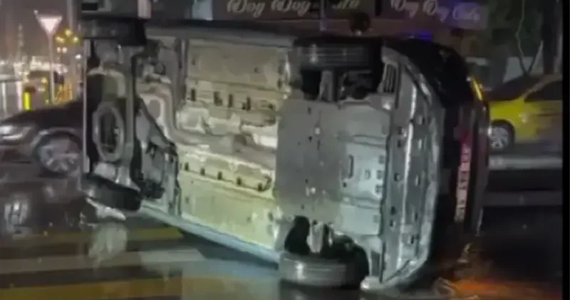 Tarsus ta kavşak kazası: Hafif ticari araç takla attı iki yaralı Mersin Haberleri